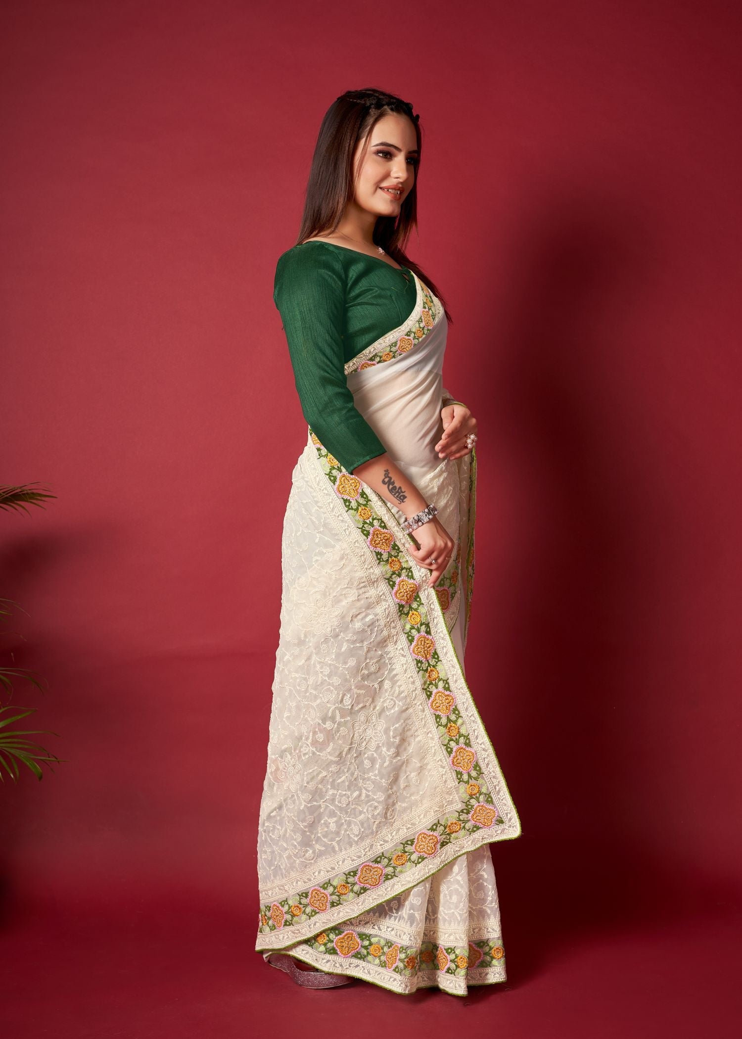 Elegant Cream Georgette Saree: Embroidered with Piping Border for Parties and Weddings