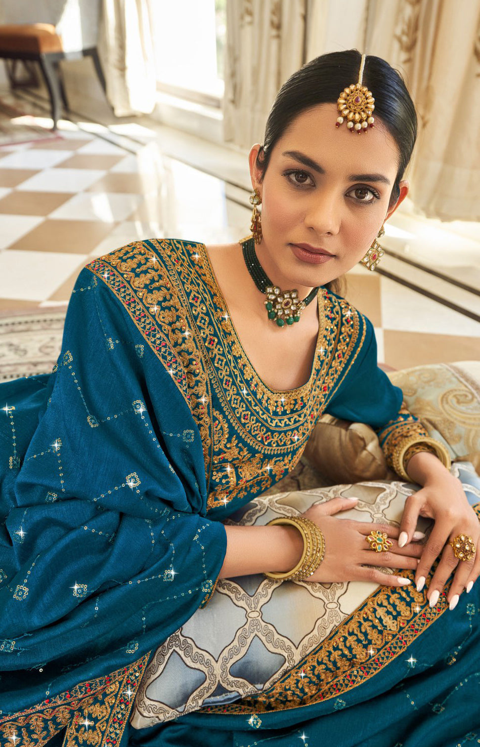 Pleasant Olive Green-Violet Designer Embroidered Wedding Wear  Dhupian-Velvet Lehenga Saree at Rs 7899 | Salwar Suit in Surat | ID:  20315992391