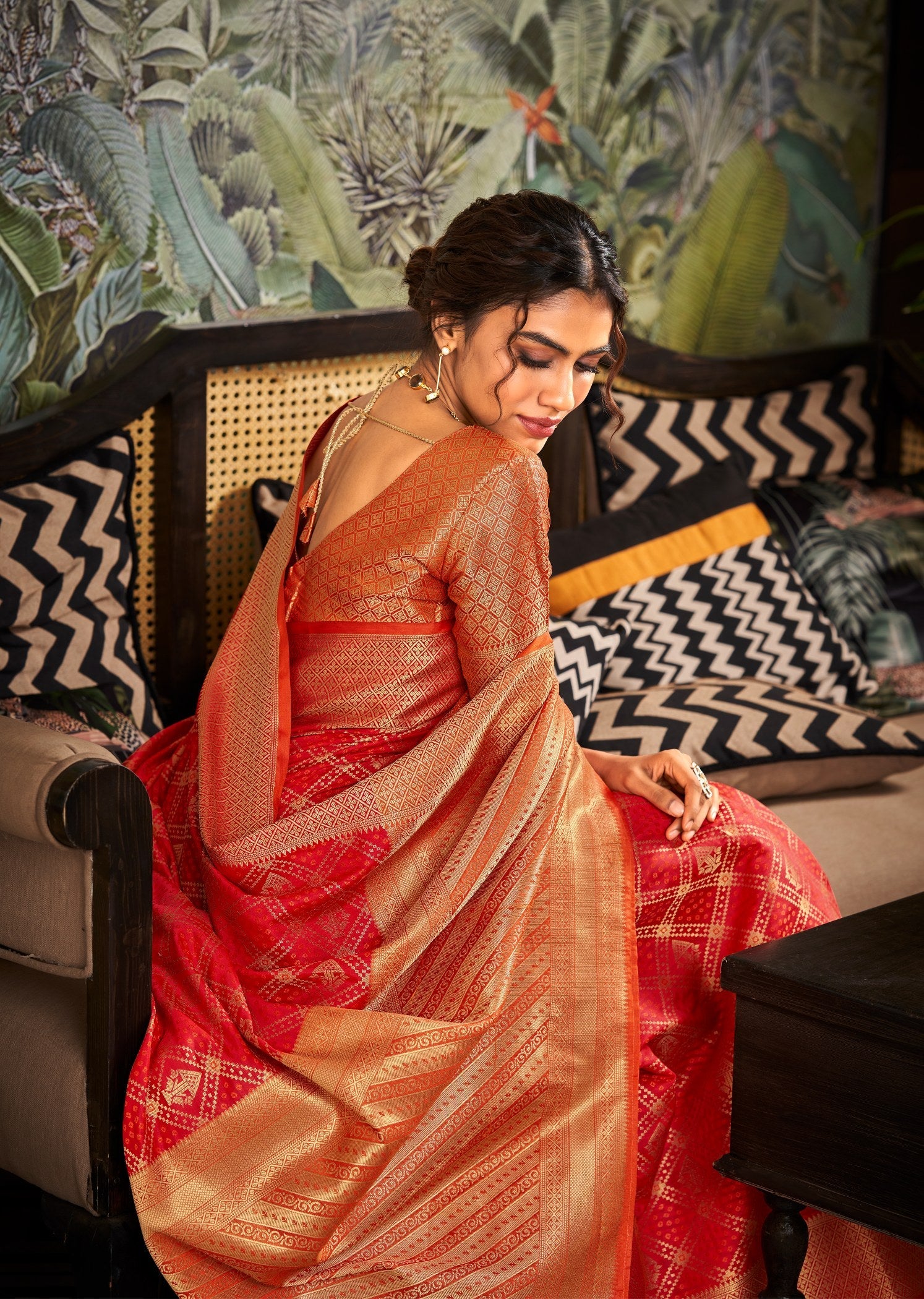 Elegant Pink Patola Saree: Embrace Tradition with Soft Handloom Weaving