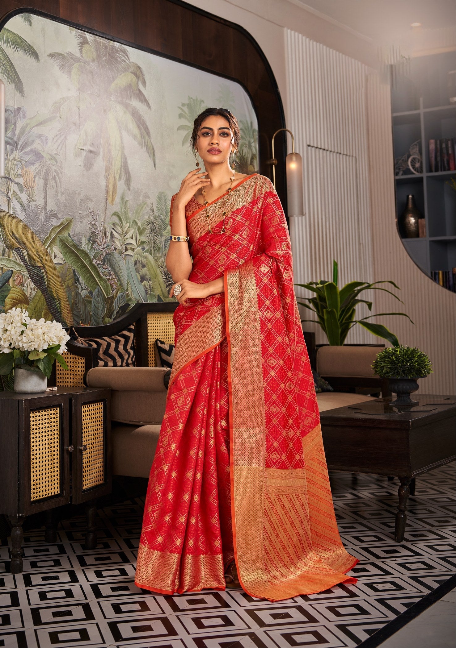 Elegant Pink Patola Saree: Embrace Tradition with Soft Handloom Weaving