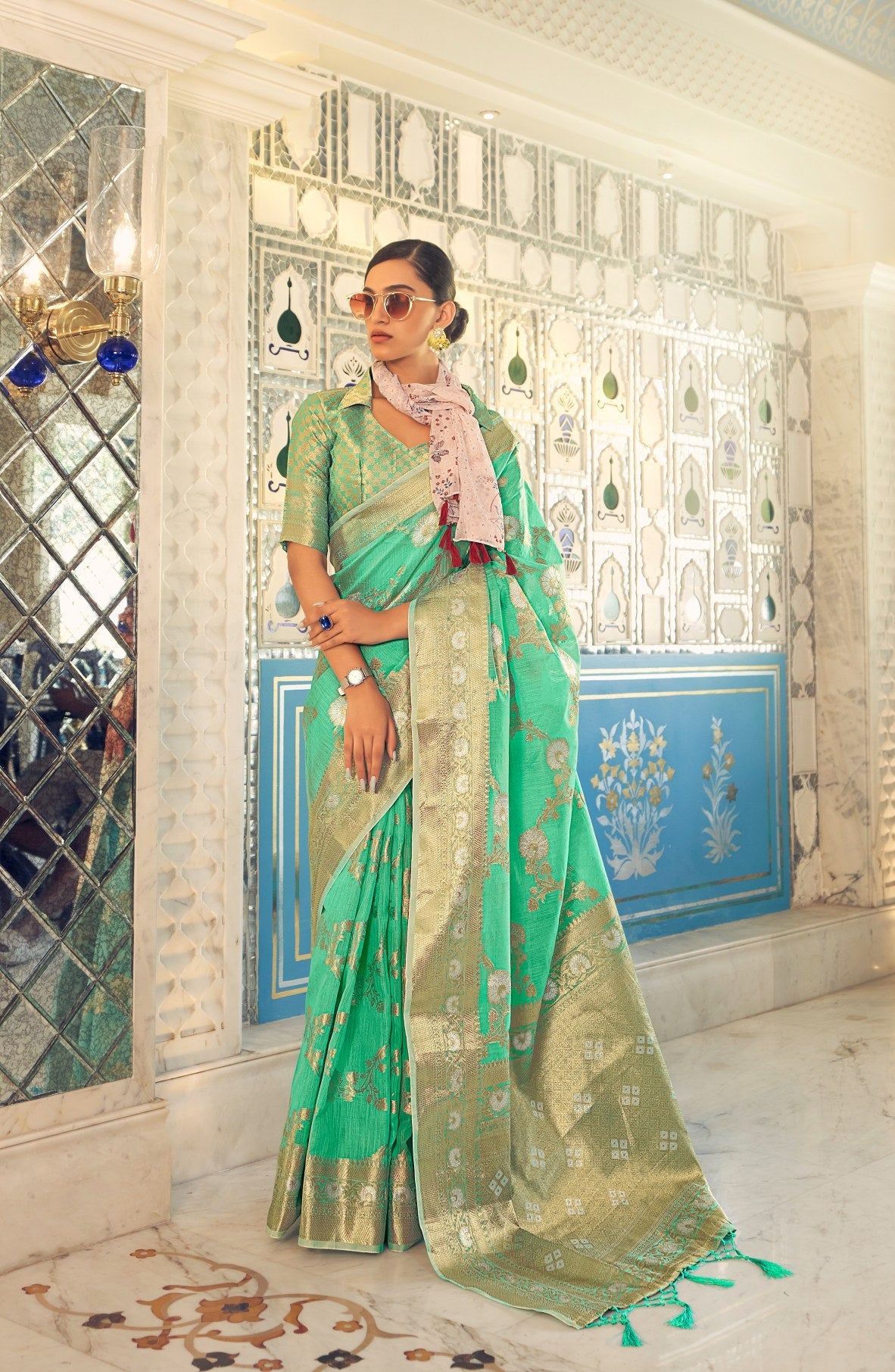 Enchanting Green Pure Linen Saree: Perfect for Party and Wedding Elegance