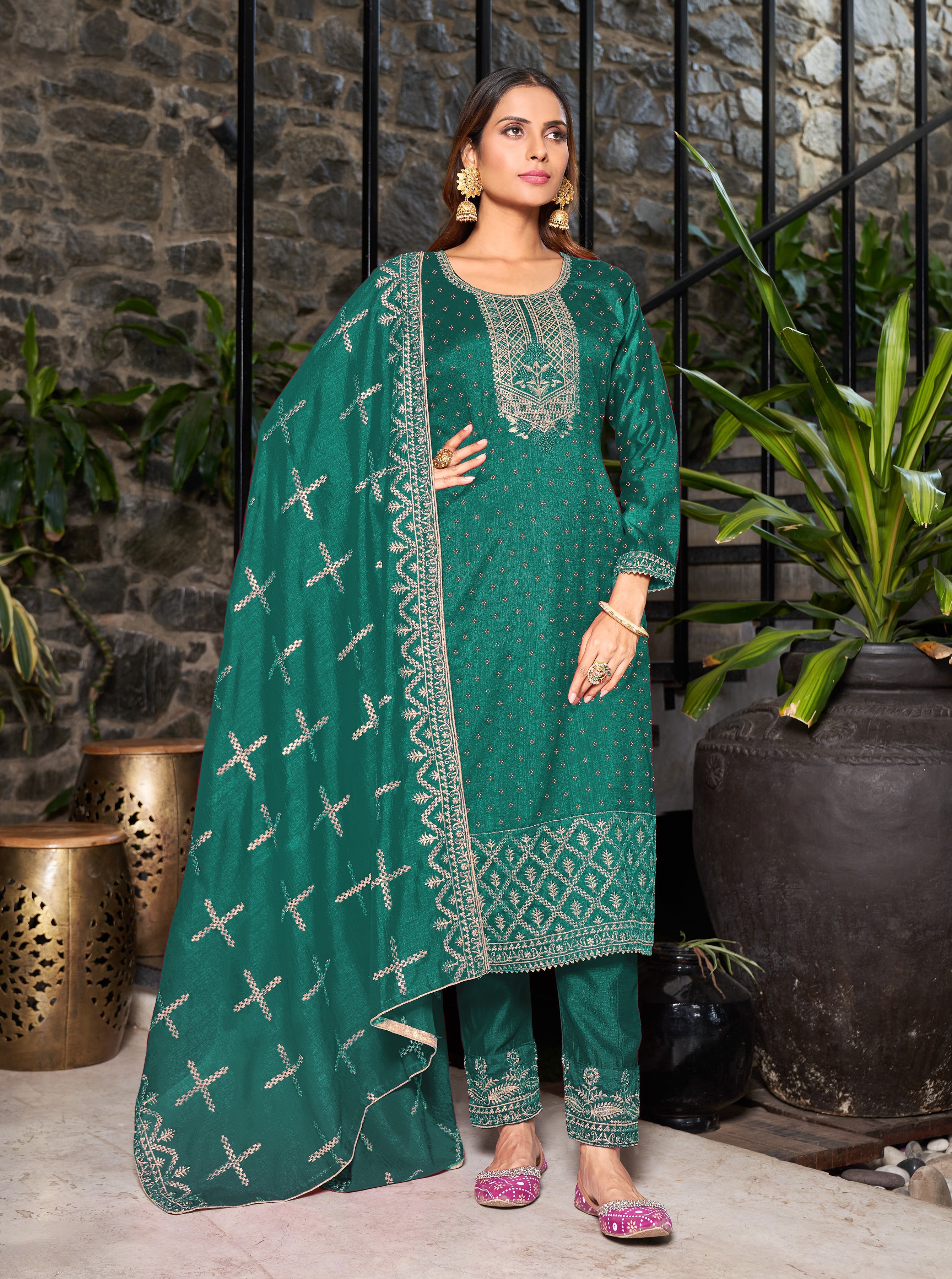 Elegant Green Vichitra Salwar Suit with Diamond Embroidery