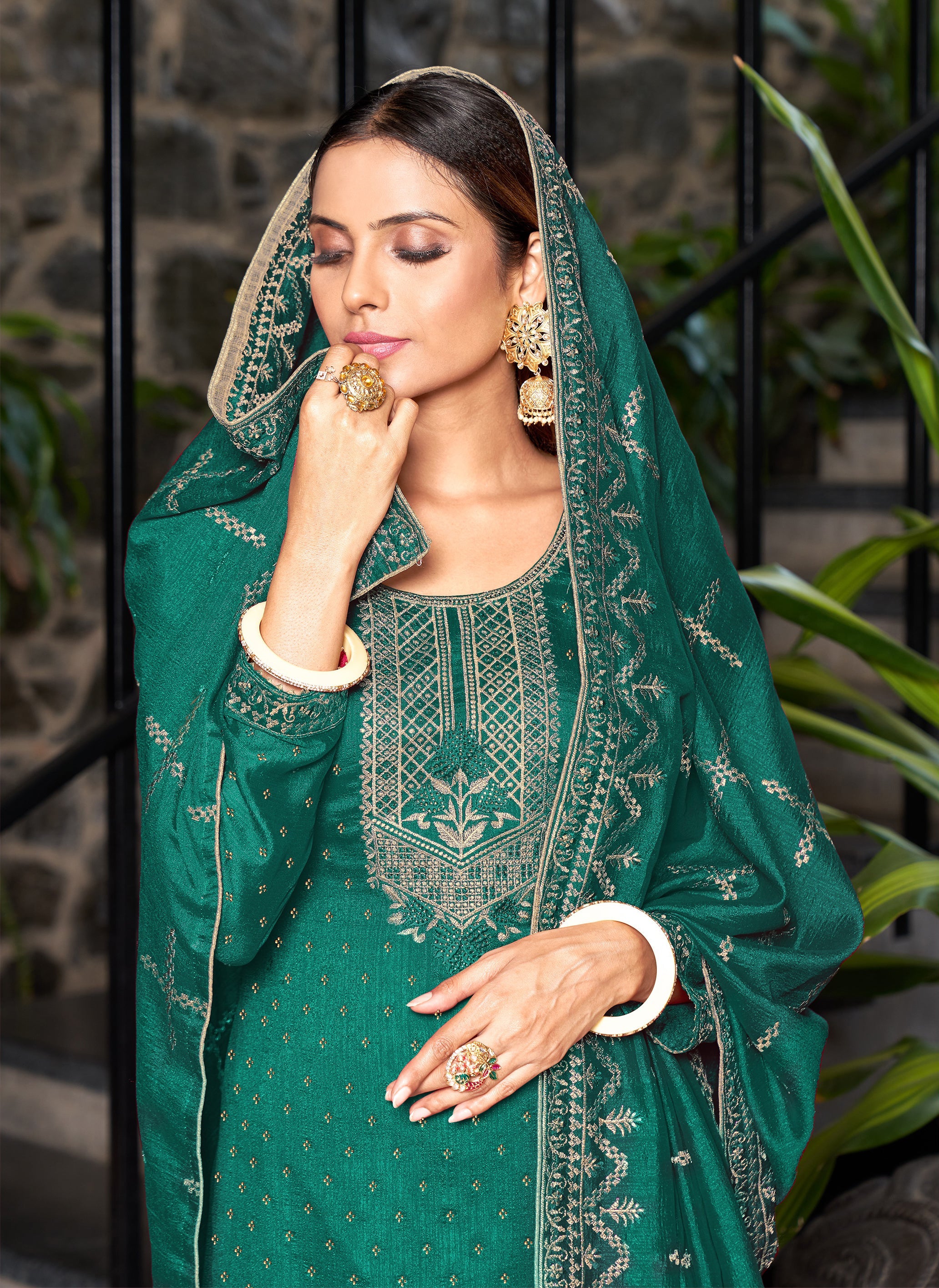 Elegant Green Vichitra Salwar Suit with Diamond Embroidery