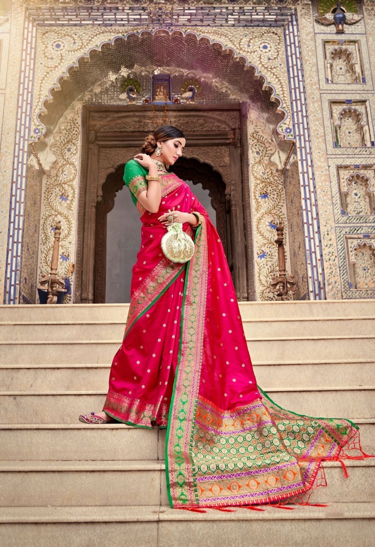 Dark Pink Soft Silk Saree: Elegant Weaving, Designer Border & Pallu for Parties and Weddings.