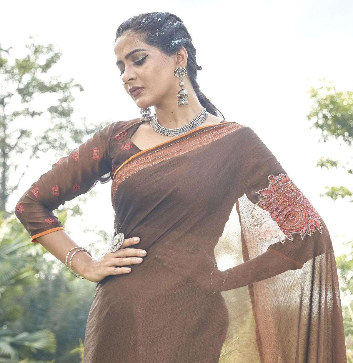 Elegant Brown Soft Silk Saree: Perfect for Weddings and Parties