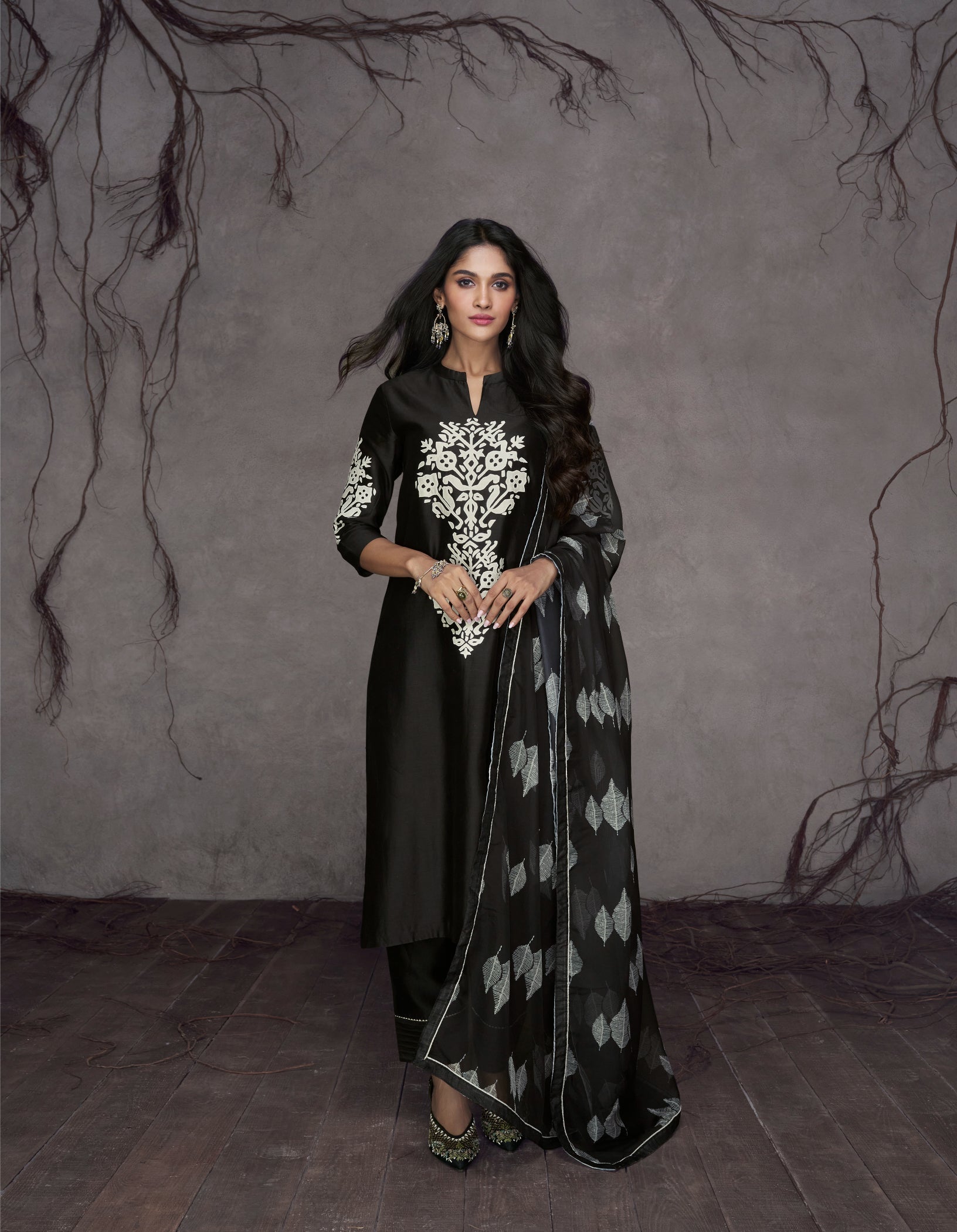 Elegant Black Pure Silk Salwar Suit for Wedding and Party Glamour