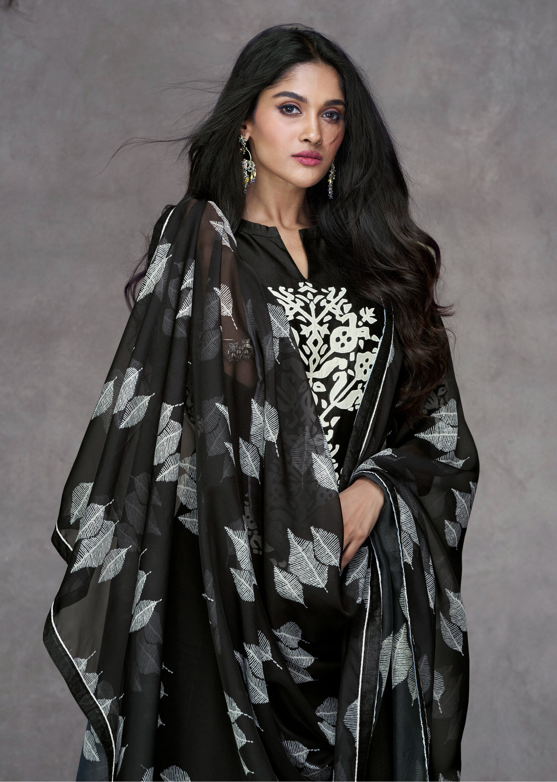 Elegant Black Pure Silk Salwar Suit for Wedding and Party Glamour