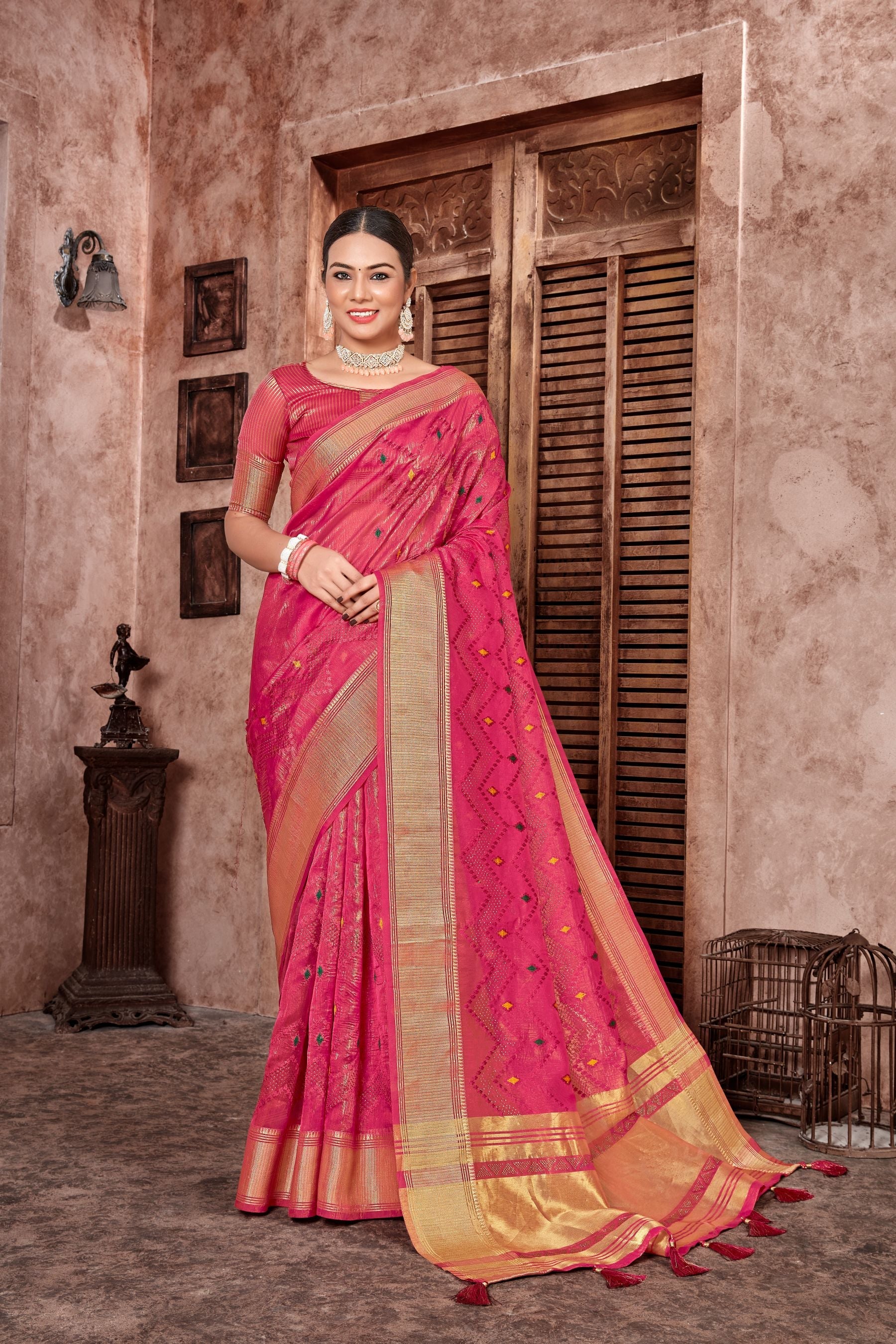 Enchanting Blush: Light Pink Soft Silk Saree for Weddings & Parties