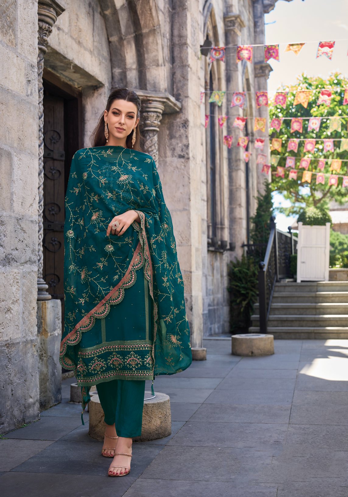 Elegant Green Salwar Suit: Soft Organza Embroidery & Heavy Silk for Weddings & Parties